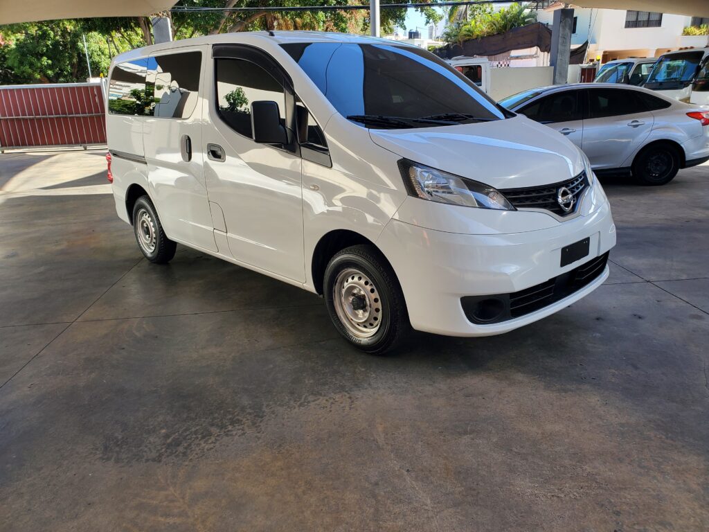 Nissan NV200 2021