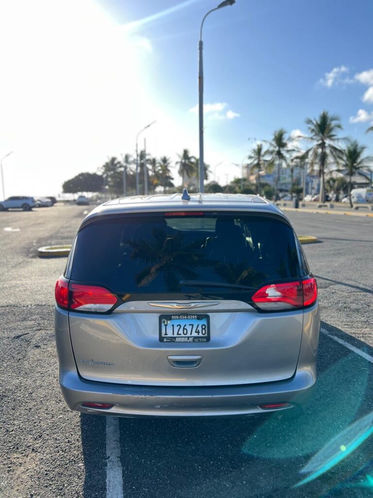 Chrysler Pacifica Touring 2017