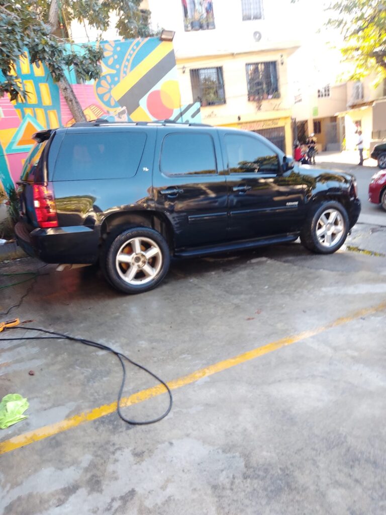 Chevrolet Tahoe LTZ 2011