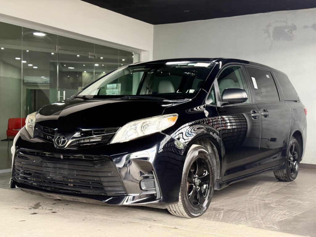 Toyota Sienna LE 2020