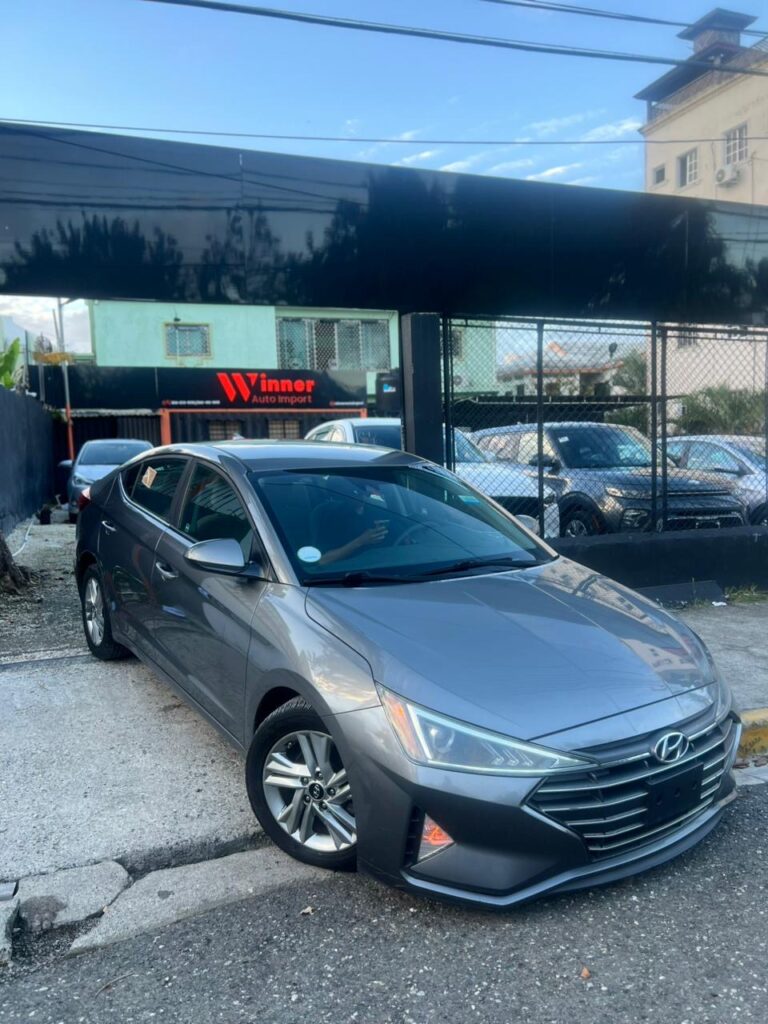 Hyundai Elantra SEL 2020