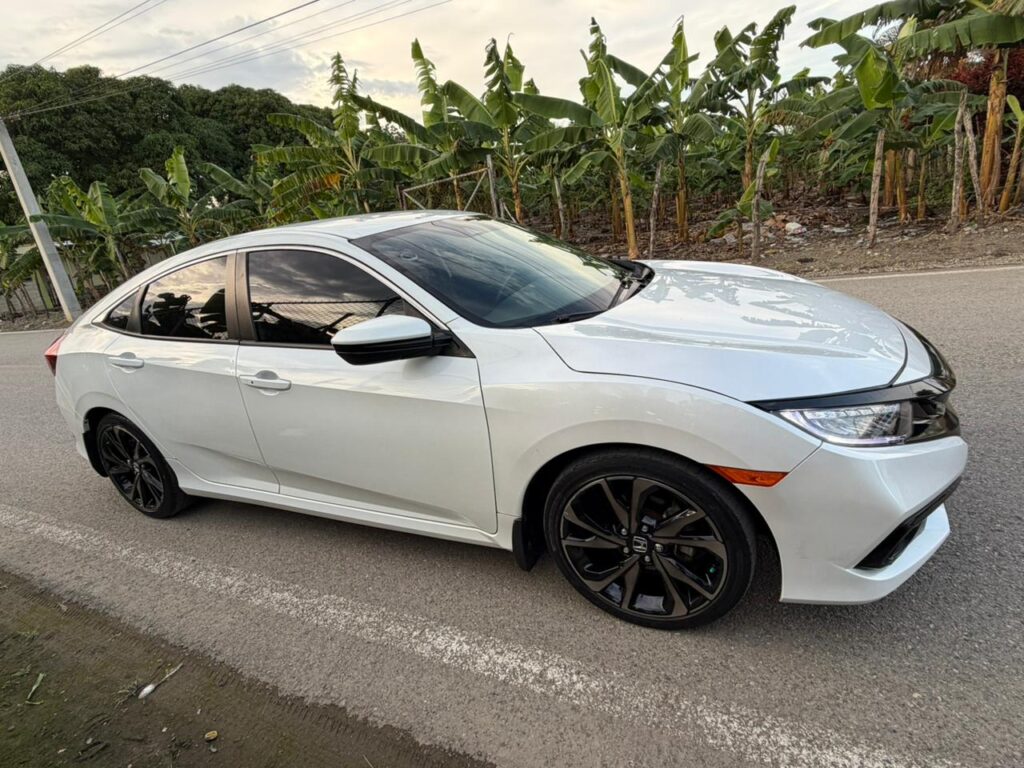 Honda Civic Sport 2021