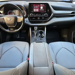 Toyota Highlander LE 2021