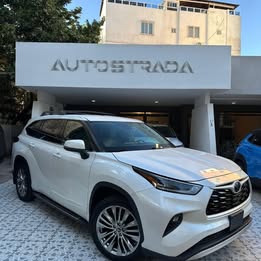 Toyota Highlander LE 2021