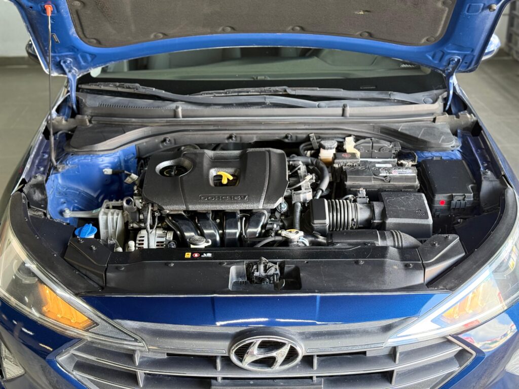 Hyundai Elantra SEL 2020