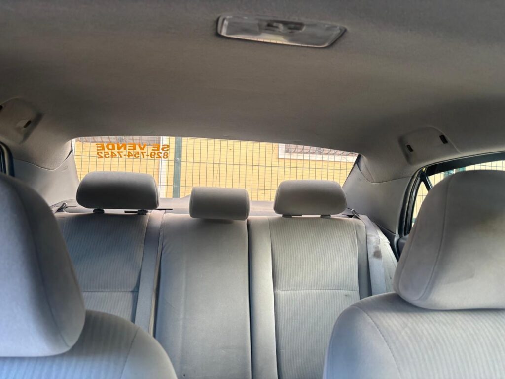 Toyota Corolla LE 2010