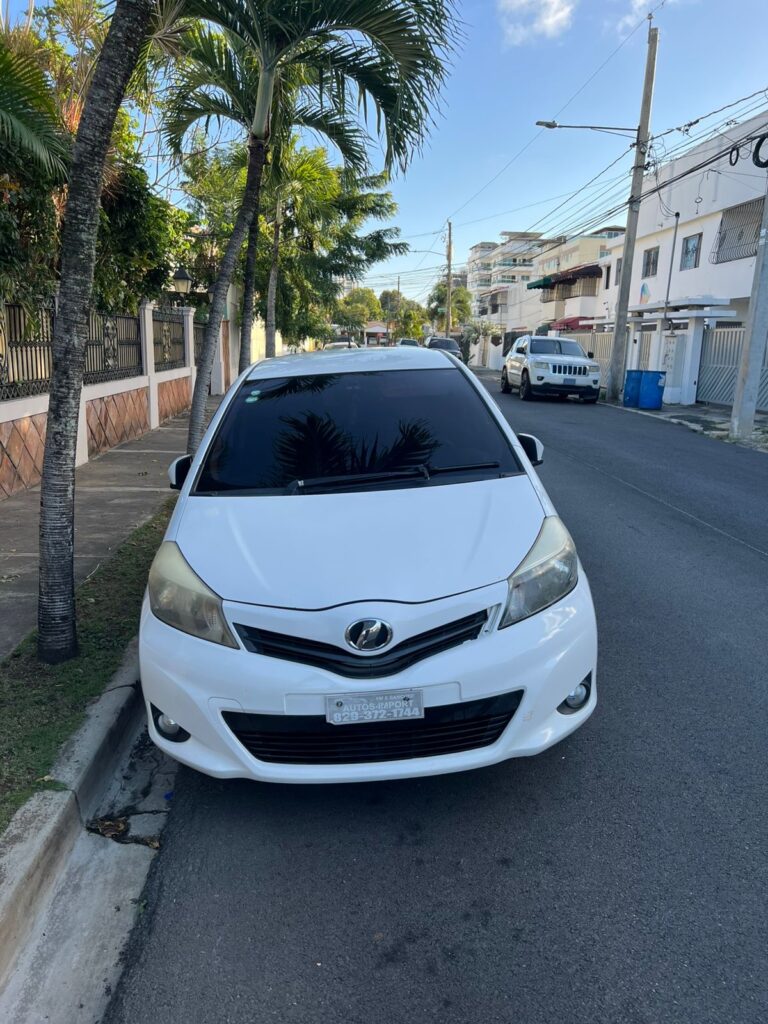 Toyota Vitz 2014