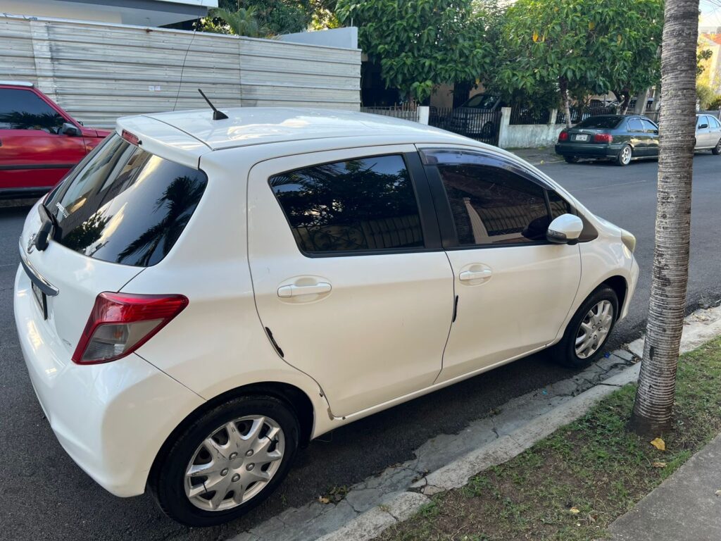 Toyota Vitz 2014