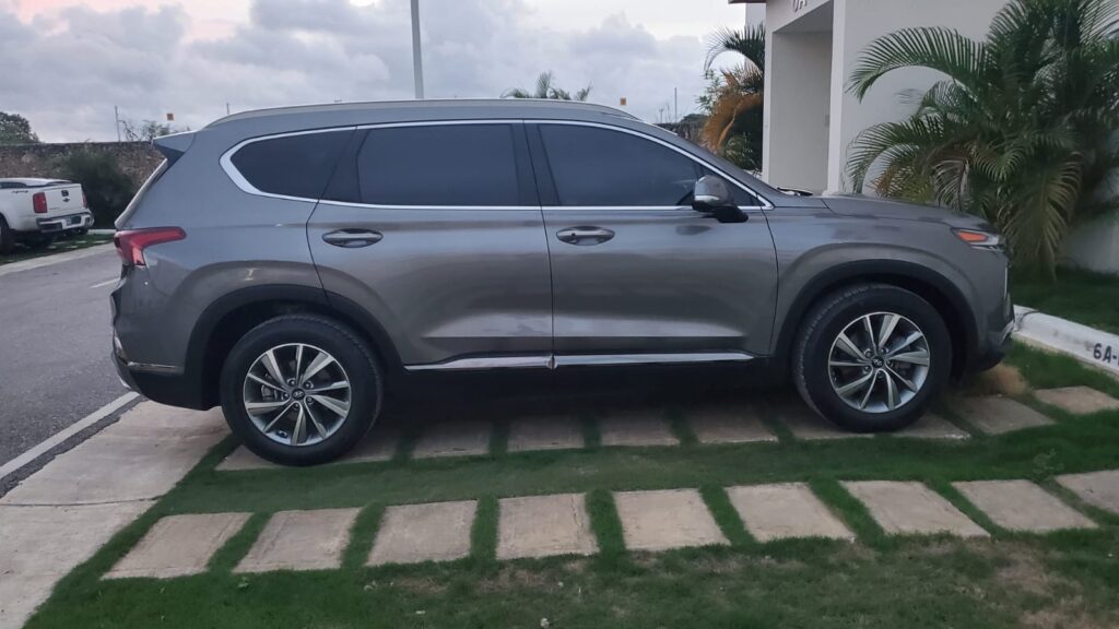 Hyundai Santa Fe SEL 2020
