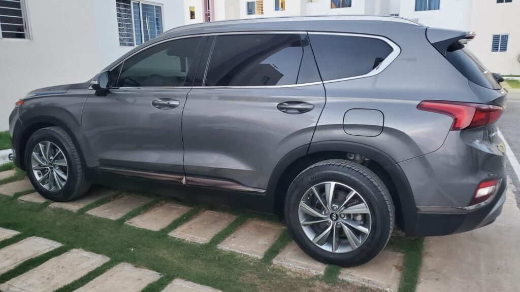 Hyundai Santa Fe SEL 2020
