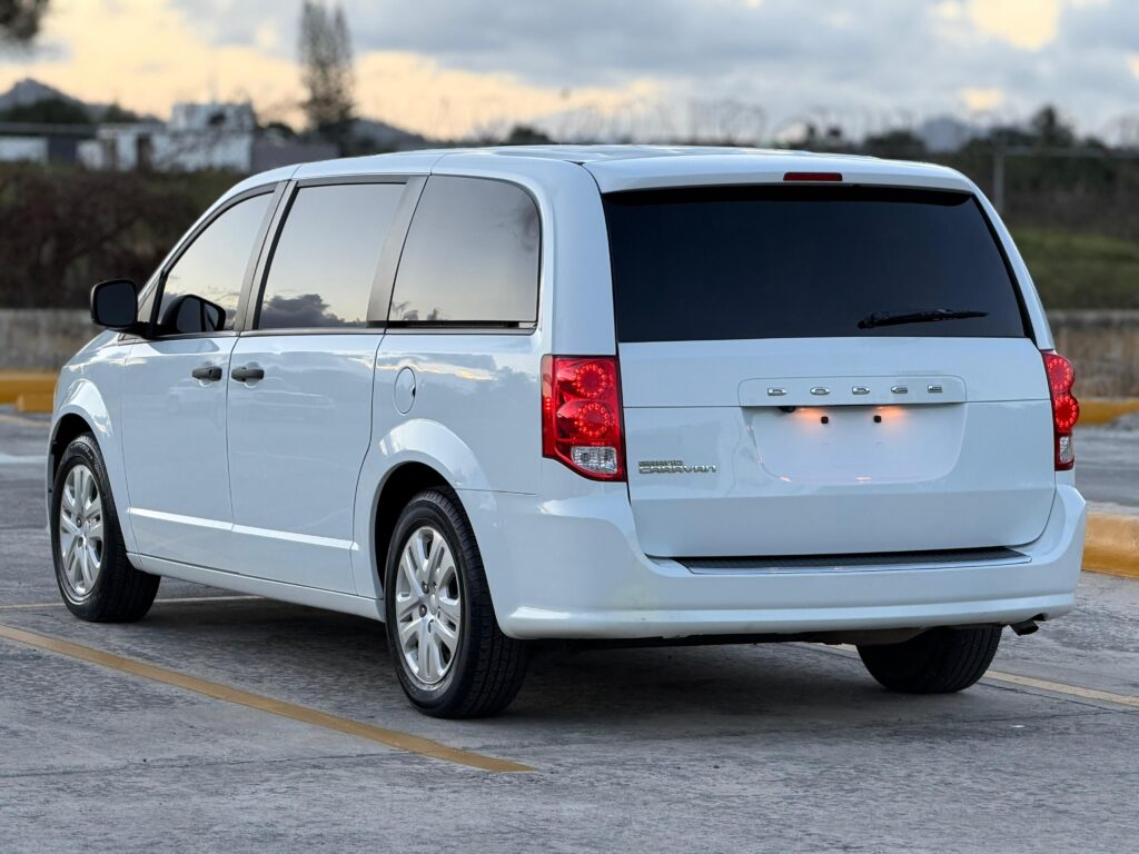 Dodge Grand Caravan SE 2020