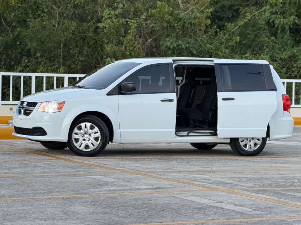 Dodge Grand Caravan SE 2020