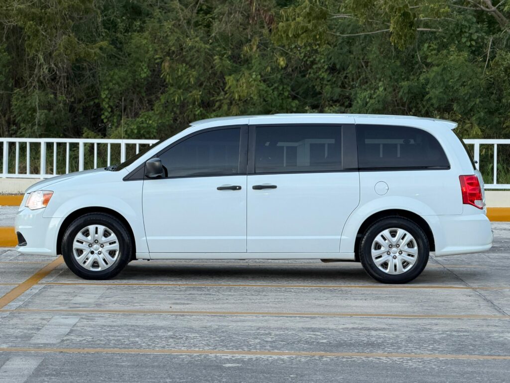 Dodge Grand Caravan SE 2020