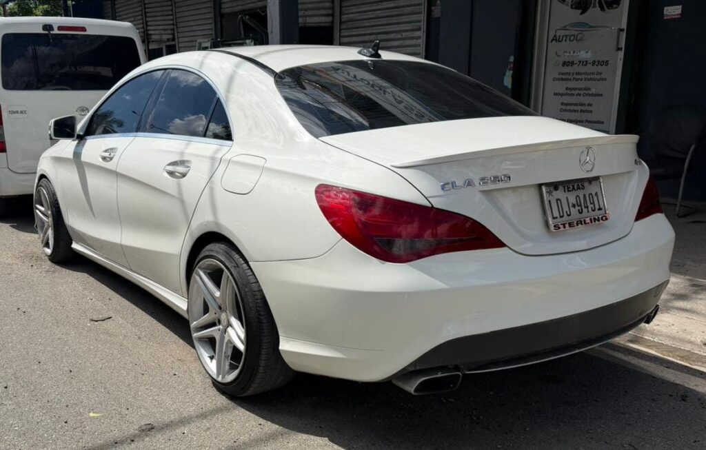 Mercedes-Benz CLA CLA250 2015