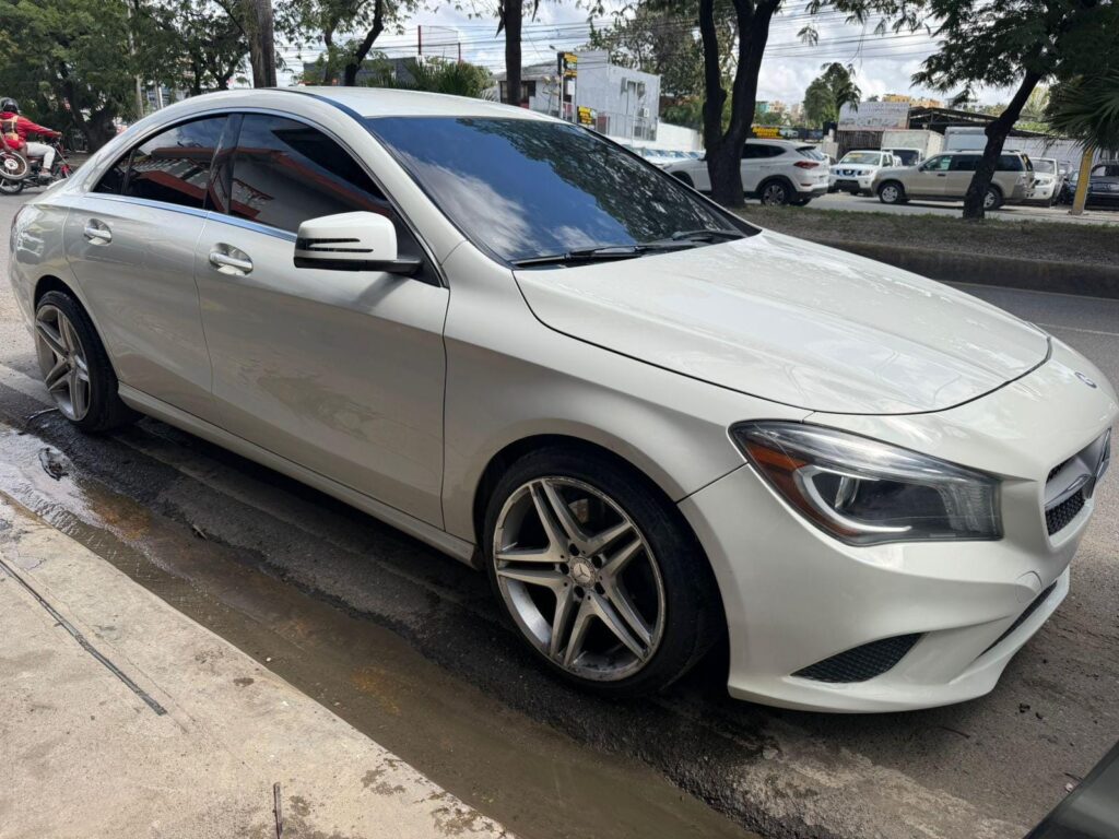 Mercedes-Benz CLA CLA250 2015
