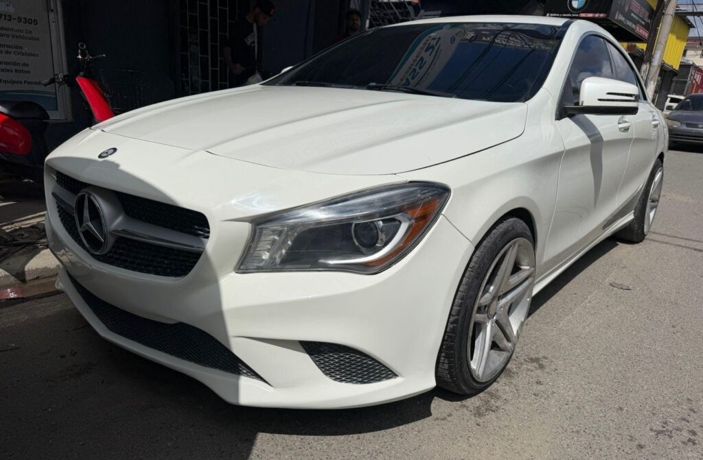 Mercedes-Benz CLA CLA250 2015