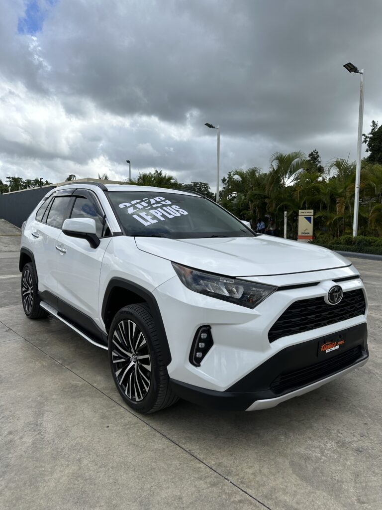 Toyota RAV4 LE Plus 2020