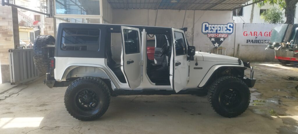 Jeep Wrangler Unlimited Sport 2016