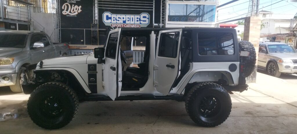 Jeep Wrangler Unlimited Sport 2016