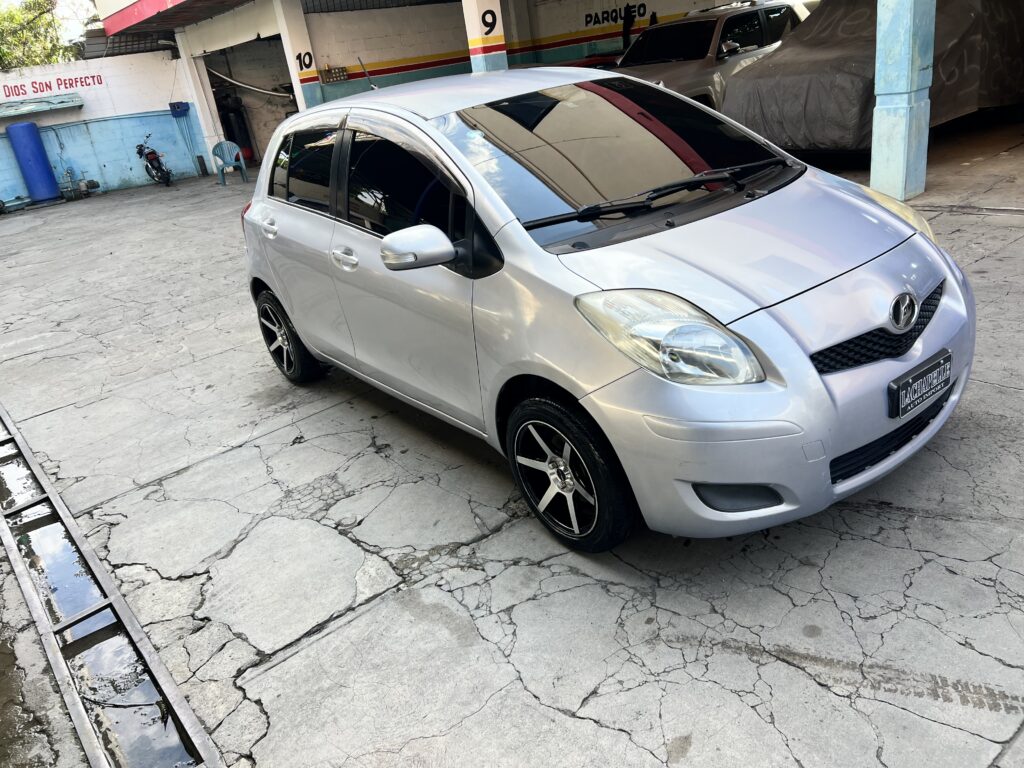 Toyota Vitz japonesa 2011