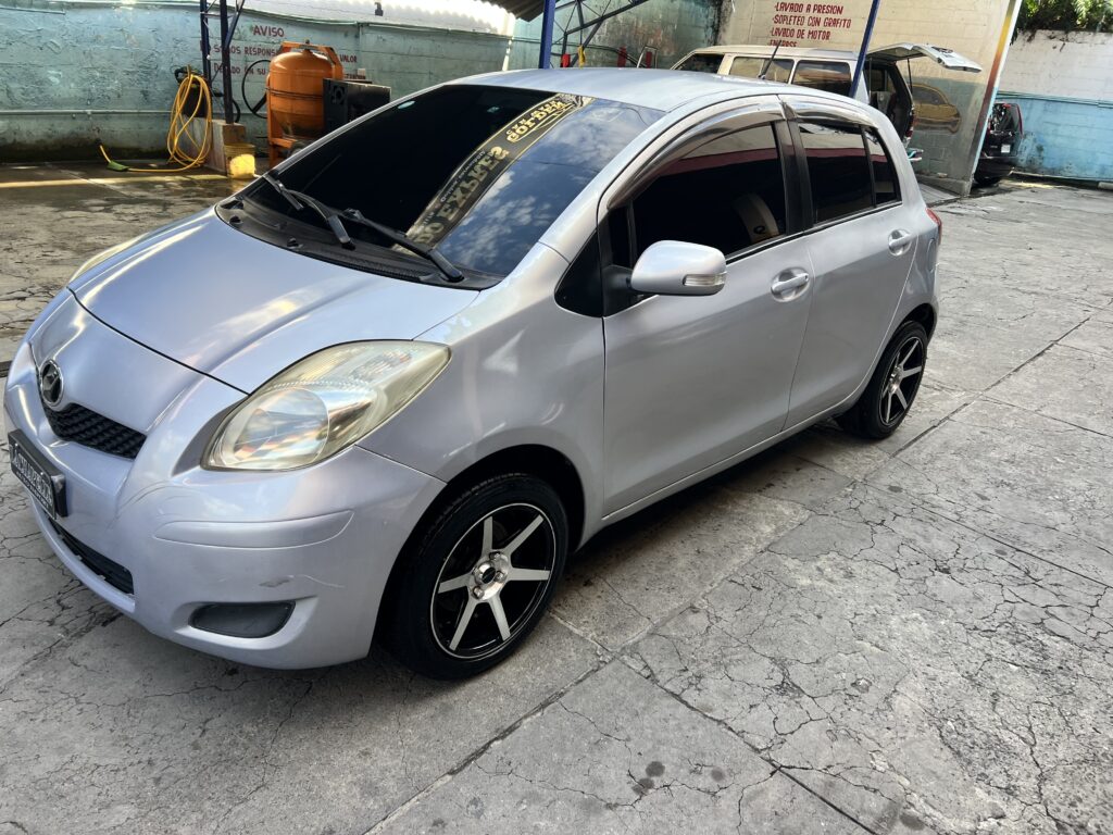 Toyota Vitz japonesa 2011