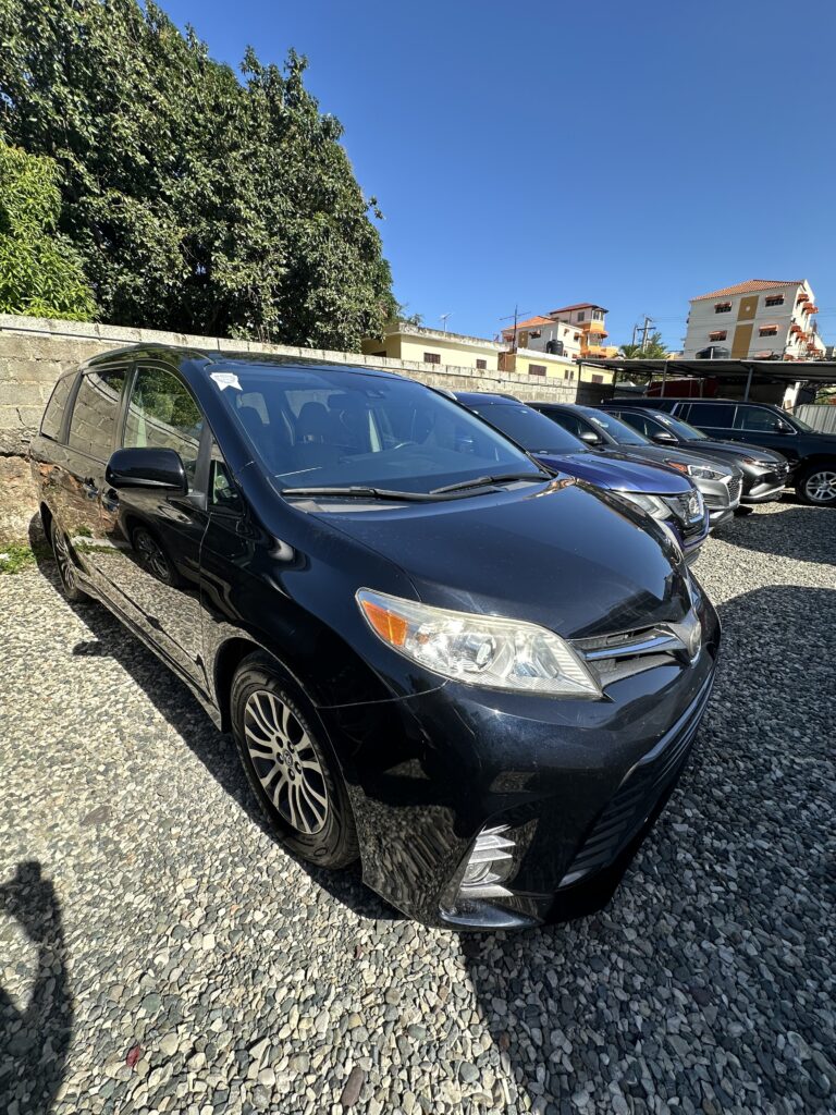 Toyota Sienna XLE 2019