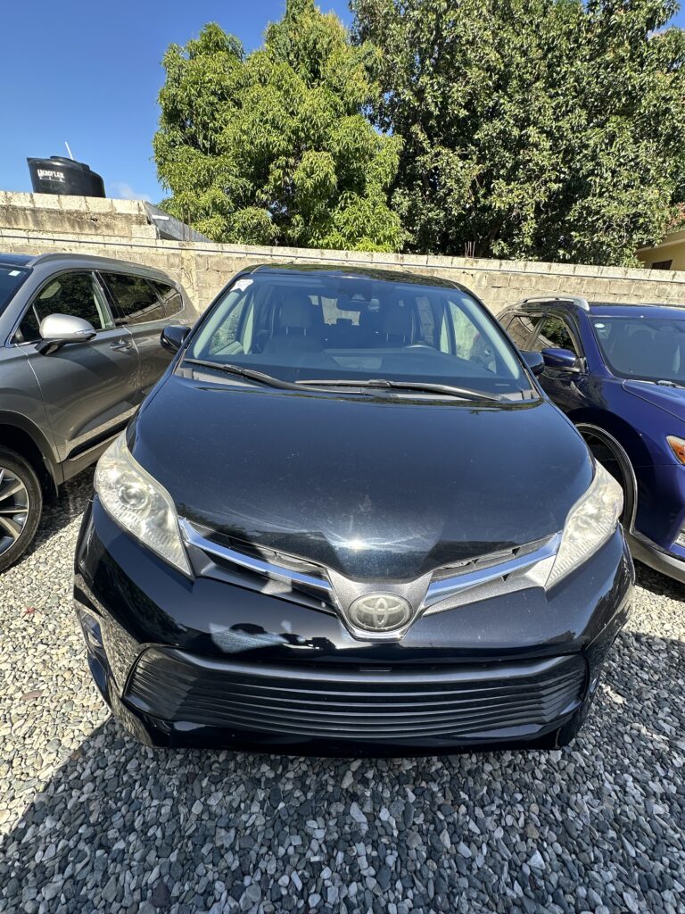 Toyota Sienna XLE 2019
