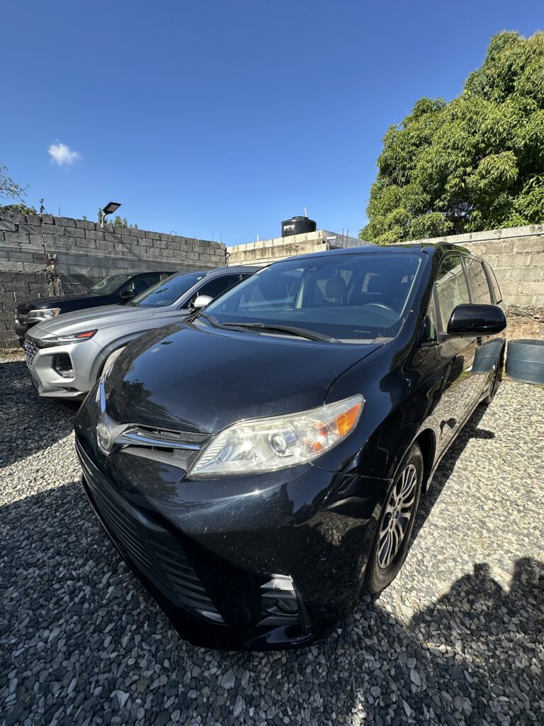 Toyota Sienna XLE 2019