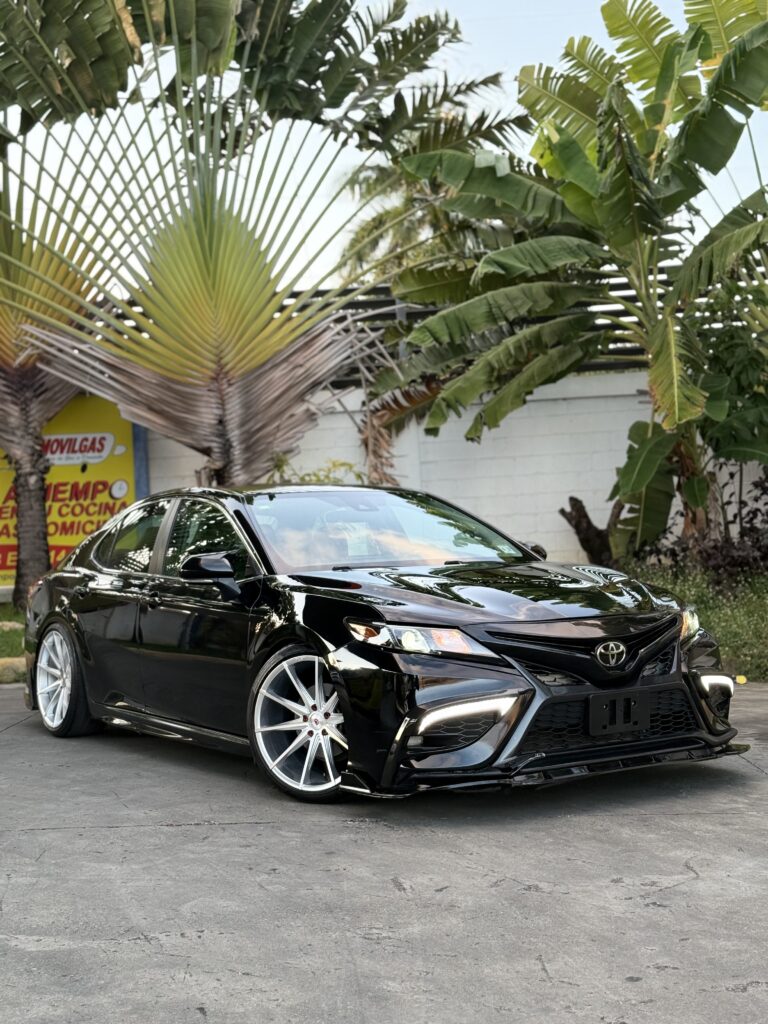 Toyota Camry SE 2022