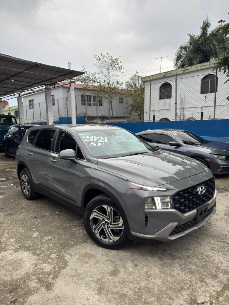 Hyundai Santa Fe SE 2021