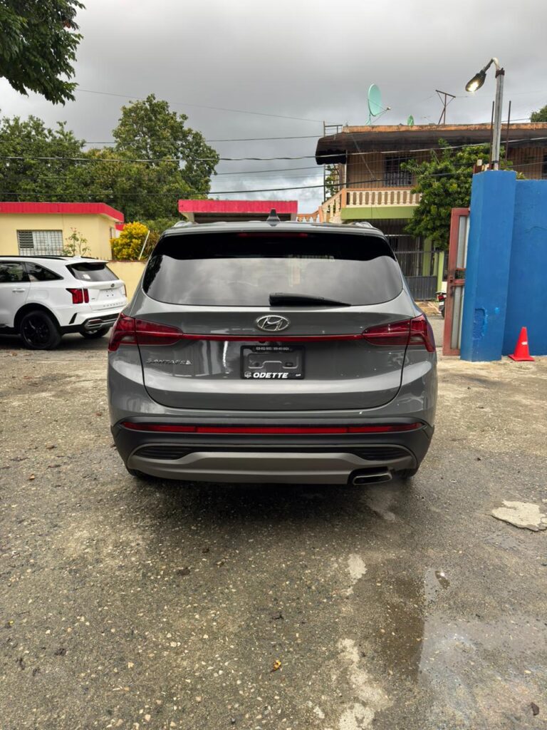 Hyundai Santa Fe SE 2021