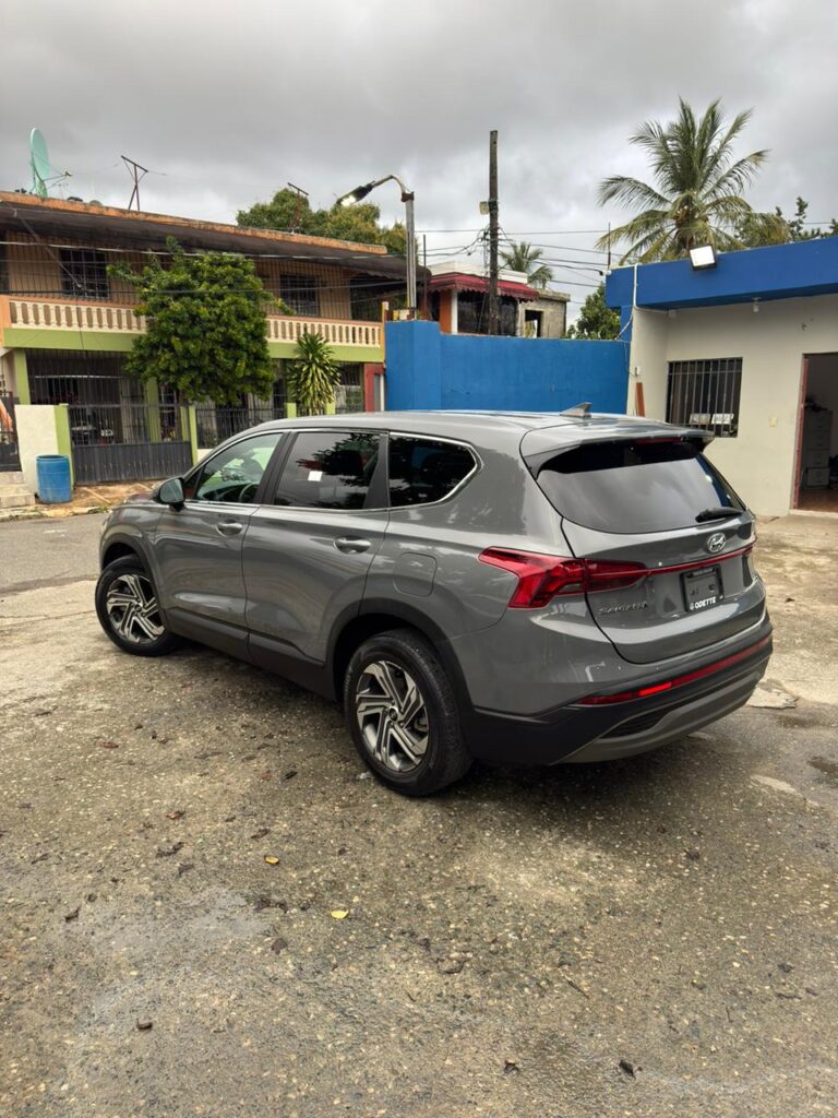 Hyundai Santa Fe SE 2021