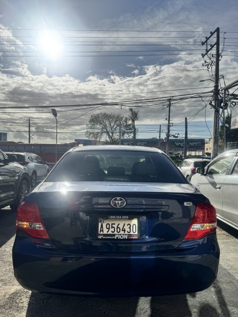 Toyota Axio 2012