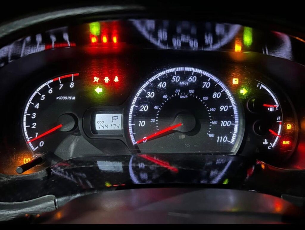 Toyota Sienna CE 2013