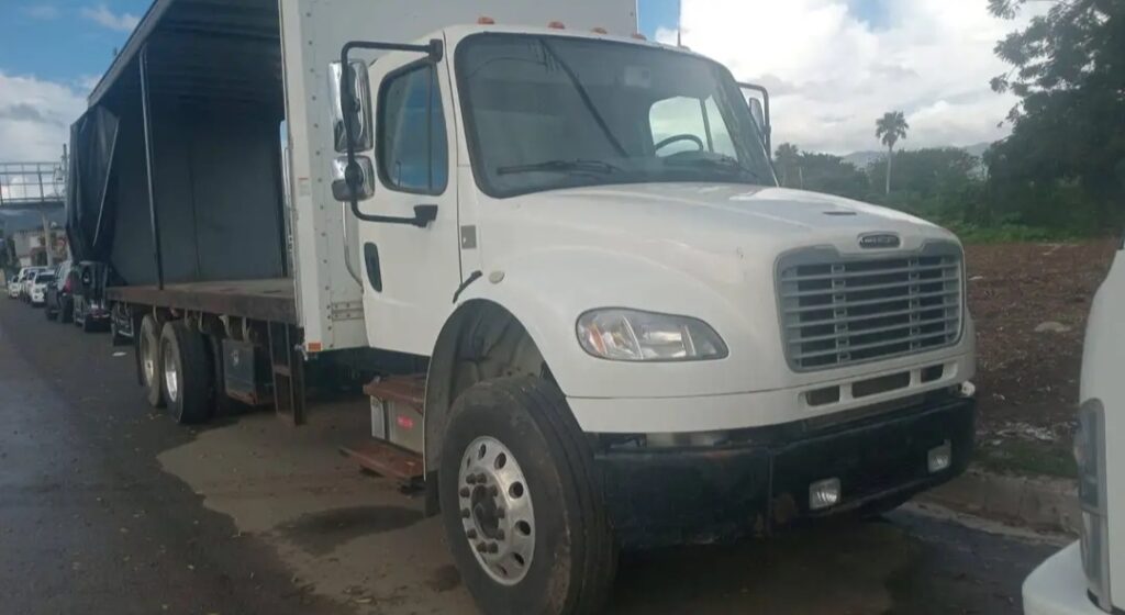 Freightliner M2 106 2016