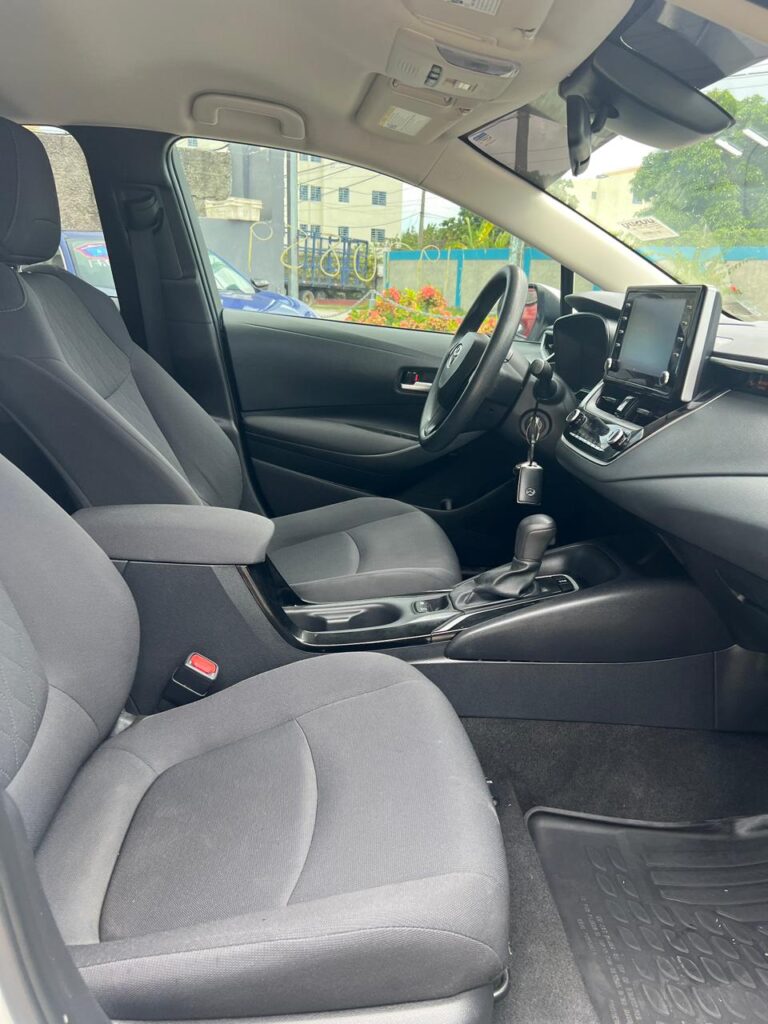 Toyota Corolla LE 2021