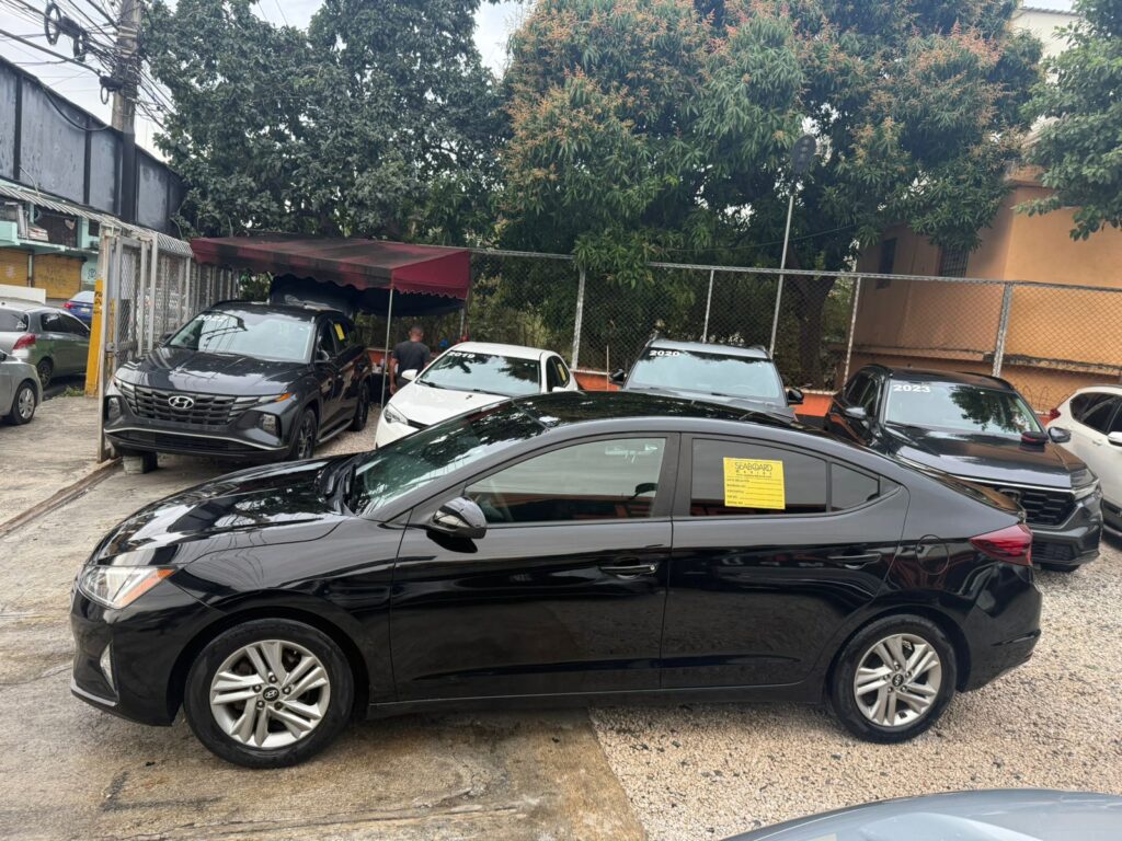 Hyundai Elantra SEL 2020