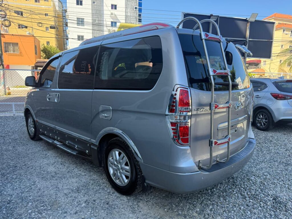 Hyundai Grand Starex 2021