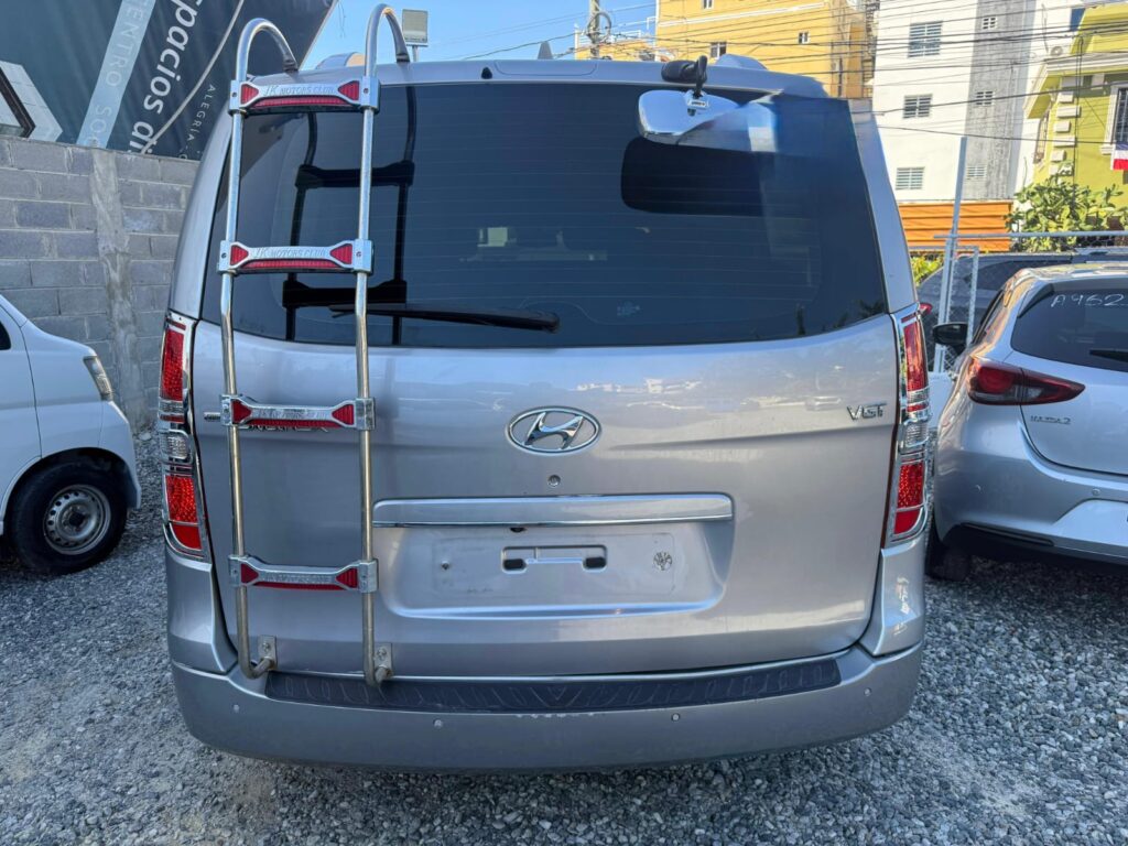 Hyundai Grand Starex 2021