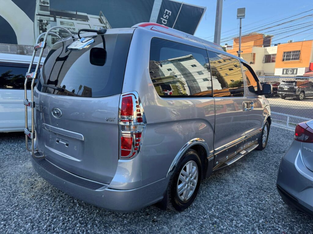 Hyundai Grand Starex 2021