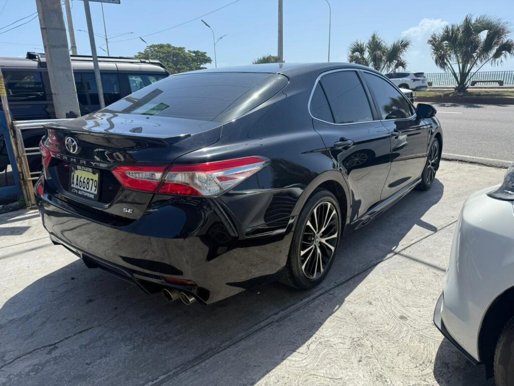 Toyota Camry SE 2018