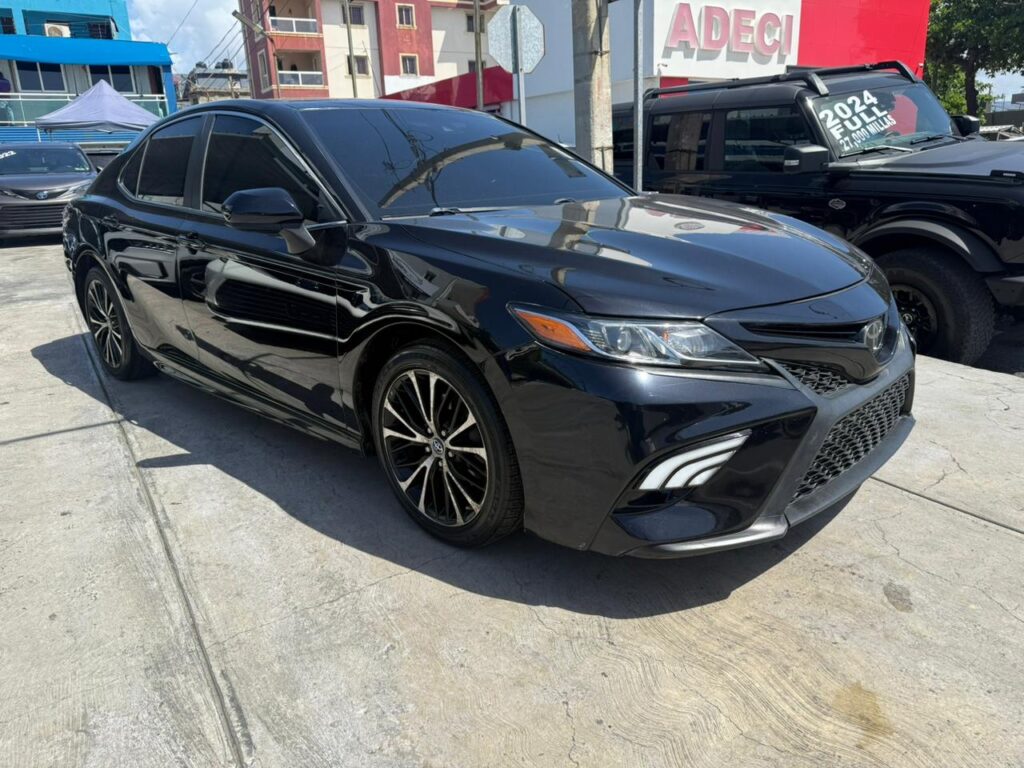 Toyota Camry SE 2018