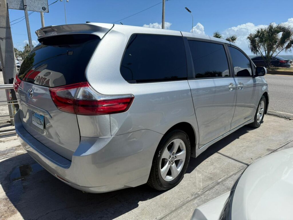 Toyota Sienna CE 2020