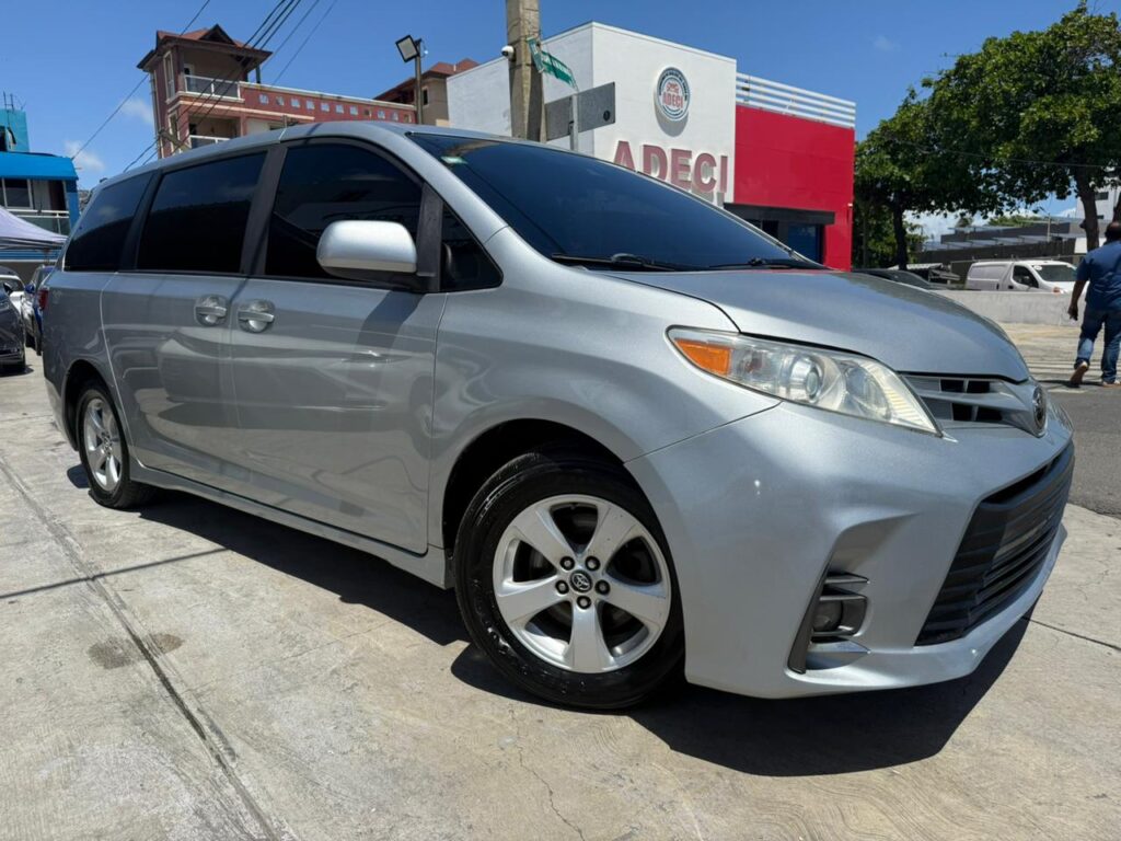 Toyota Sienna CE 2020
