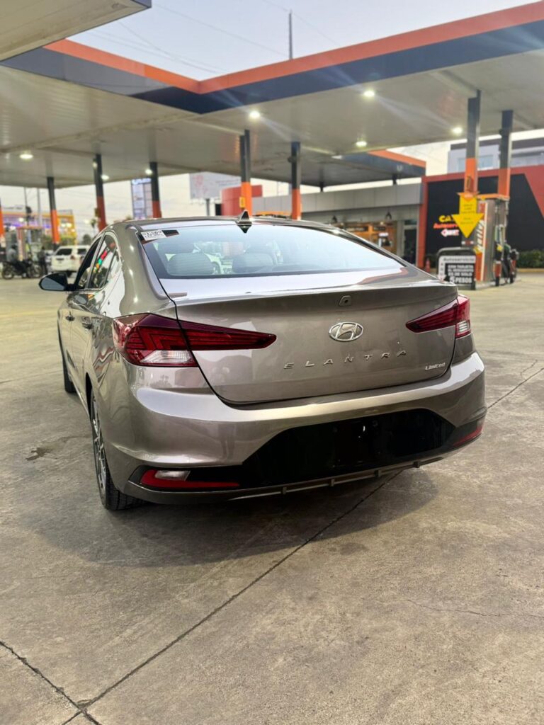 Hyundai Elantra SEL 2020