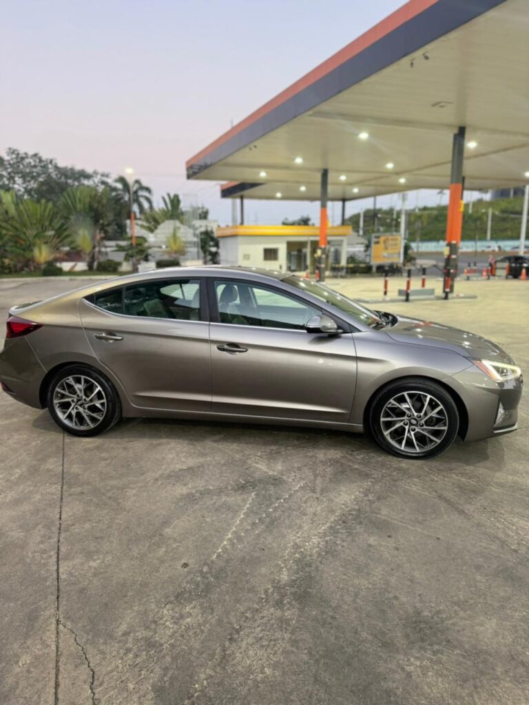 Hyundai Elantra SEL 2020