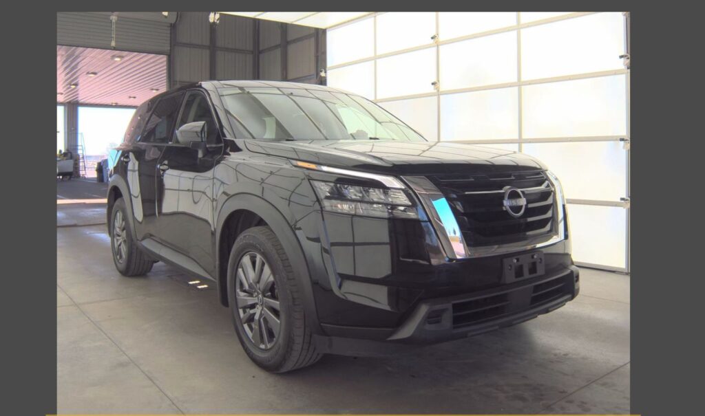 Nissan Pathfinder S 2023