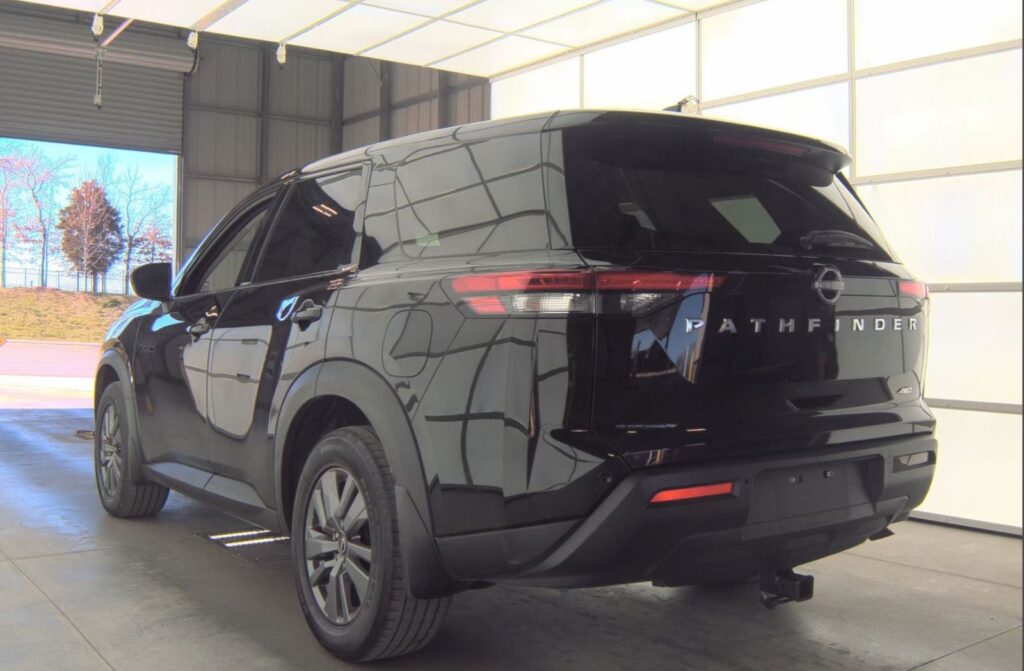 Nissan Pathfinder S 2023