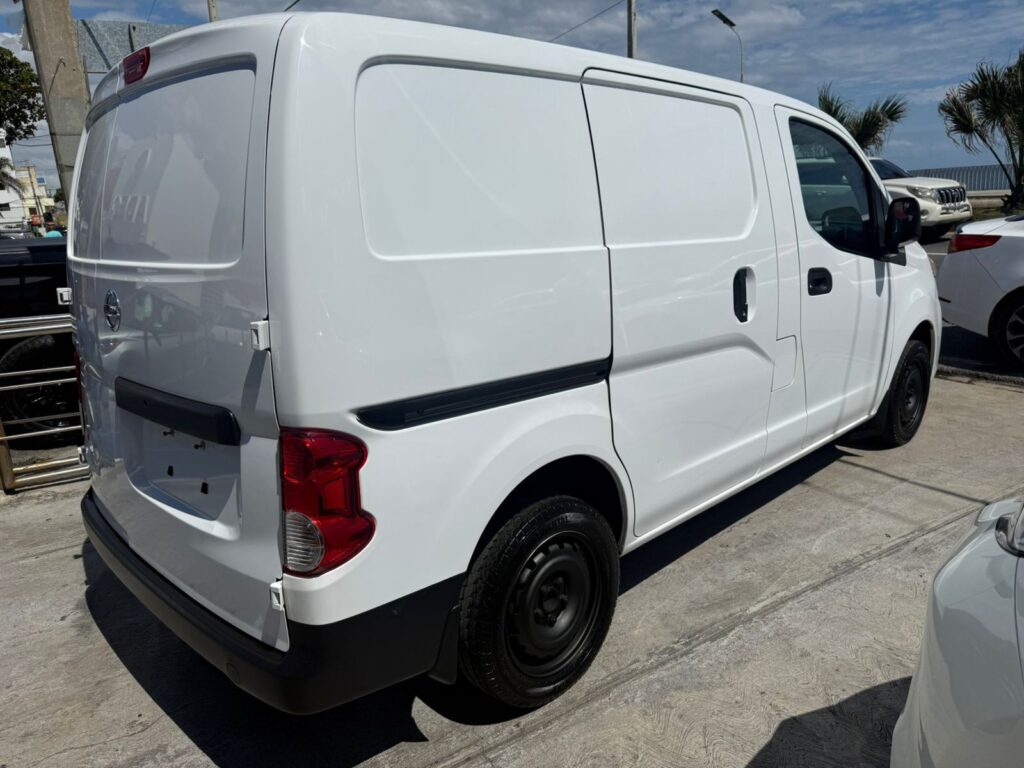 Nissan NV200 2021