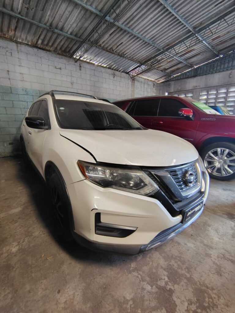 Nissan Rogue Sport S 2017